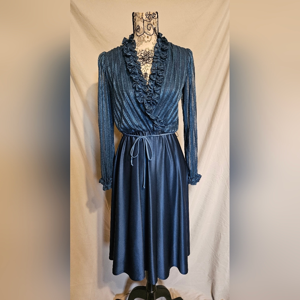 1970s Long sleeve faux wrap dress